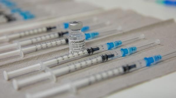 Pfizer livrează o cantitate uriașă de vaccinuri pentru Europa