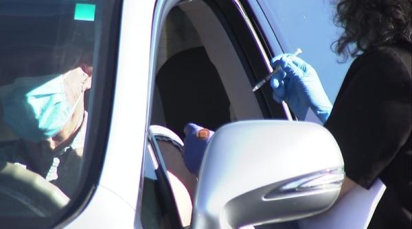 Se deschide primul centru de vaccinare de tip drive-through din Capitală