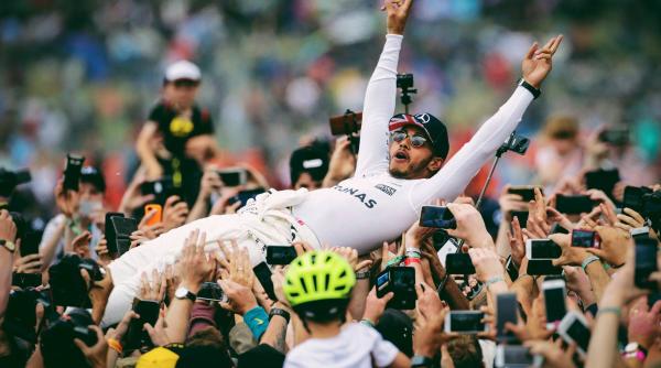 Sportul englez a declarat RĂZBOI rețelelor de socializare