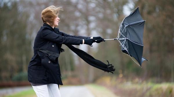 Avertizare ANM. Cod galben de vânt  pentru cinci judeţe