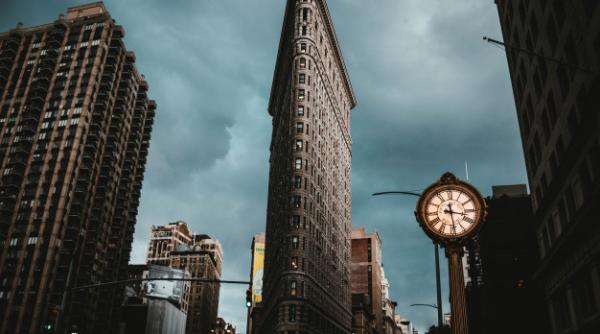 Teatrele de pe Broadway se redeschid la capacitate 100%, după un an şi jumătate