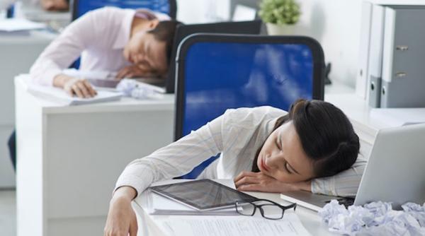 Dormi și CÂȘTIGI BANI! O companie caută oameni dispuși să doarmă zilnic, la prânz