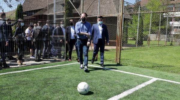 Vaccinare. Premierul Cîțu: Guvernul României iese în stradă