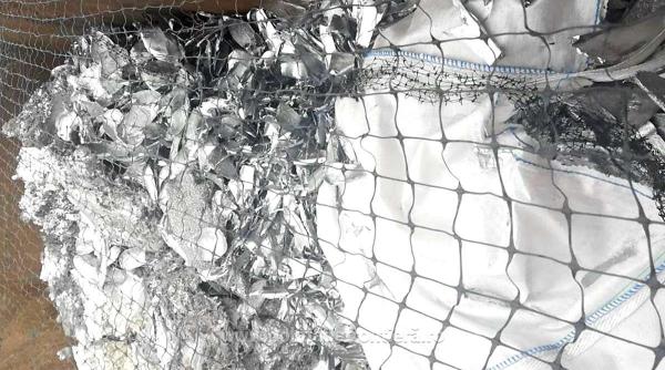 Zeci de tone de deșeuri de aluminiu, oprite la graniță