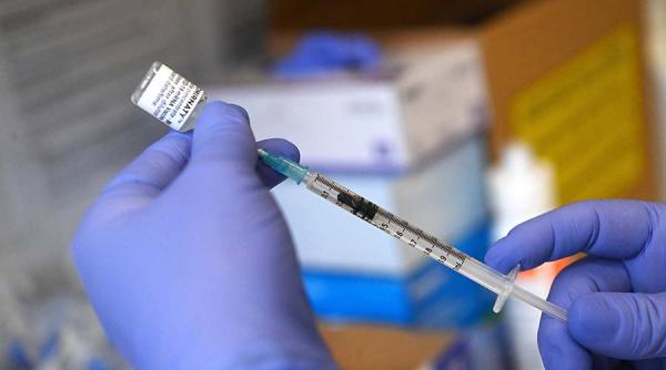 Vaccinarea turiștilor. Valeriu Gheorghiță face precizări