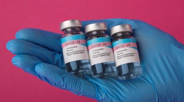  Vaccinurile anti-COVID-19 trebuie să fie OBLIGATORII! Sfatul experților