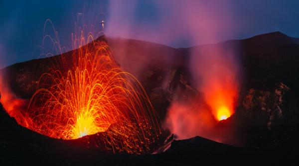 Vulcanul Great Sitkin din Alaska a erupt, aviaţia a fost alertată (USGS)