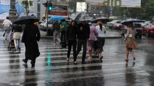 Cod portocaliu de vreme rea în jumătate de țară 