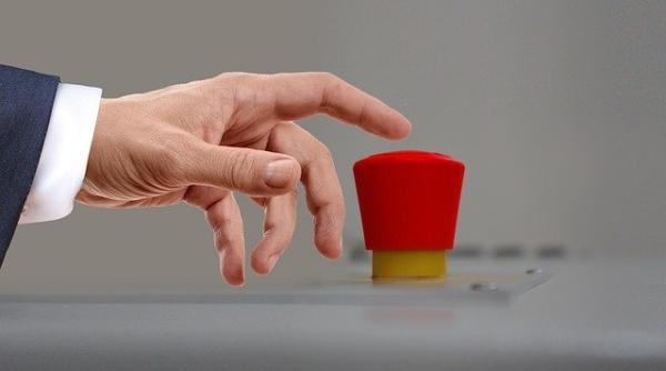 Rusia vorbește de PACE, dar își verifică ARSENALUL NUCLEAR