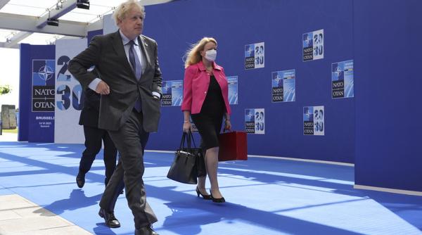 COVID-19. VARIANTA INDIANĂ l-a înfrânt pe Boris Johnson