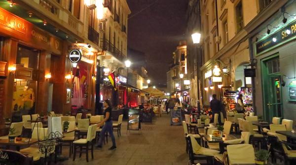 Cât cheltuie în România un turist străin