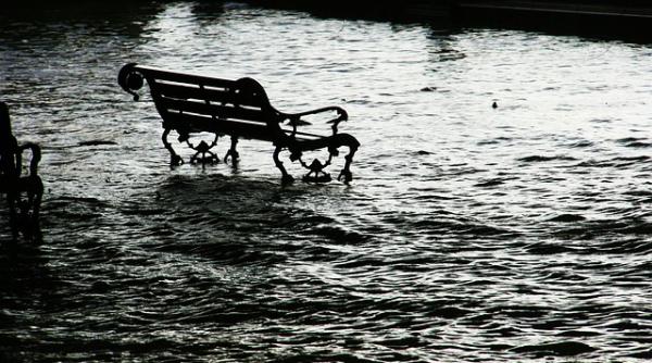 Coduri galbene de inundaţii pe râuri din şase judeţe