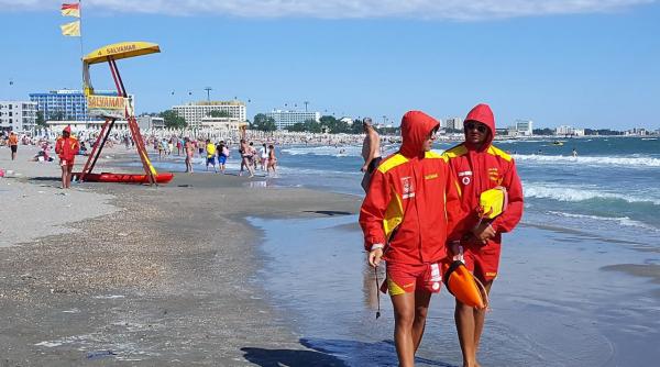 Pericol de înec pentru cei care fac baie de pe plaja lățită din Mamaia