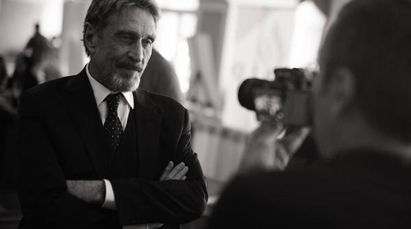 John McAfee s-ar fi sinucis în închisoare