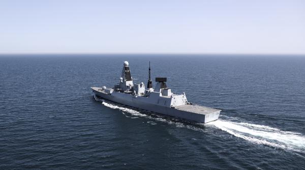 Marea Neagră. Foc de avertisment spre un distrugător britanic