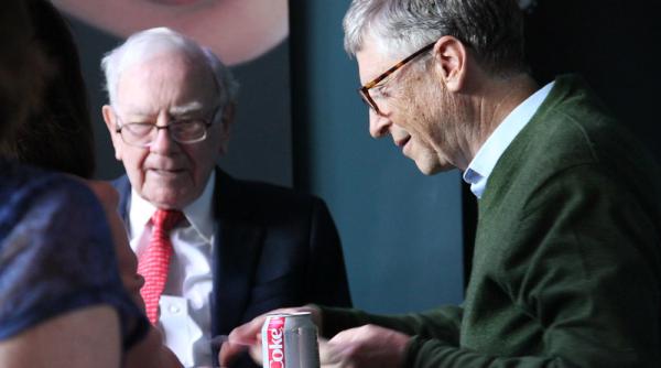Warren Buffett demisionează din Fundaţia Bill şi Melinda Gates