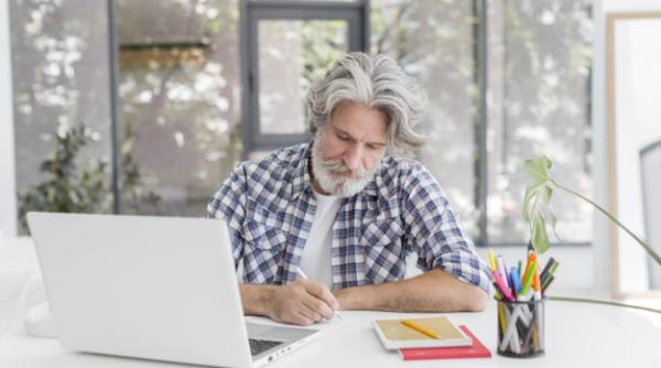 PENSII. La ce folosește certificatul de VIAȚĂ. Explicații de la CNPP