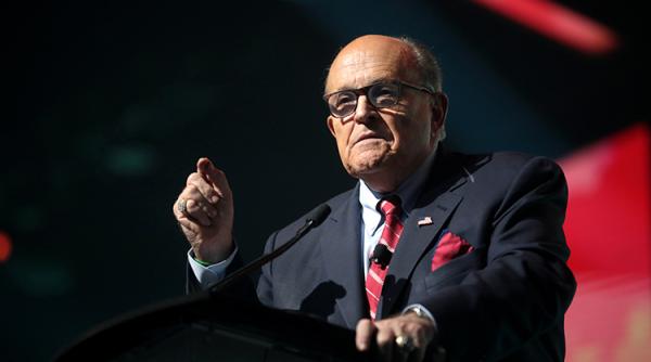 Rudy Giuliani nu mai poate profesa avocatura în statul New York