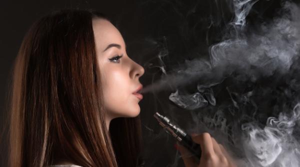 Marea Britanie: Ţigări electronice gratuite pentru persoane fără adăpost