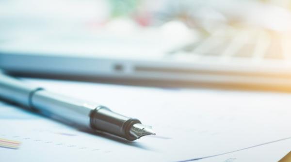 Factura la curent. Atenţie la CONTRACTELE pe care le semnăm