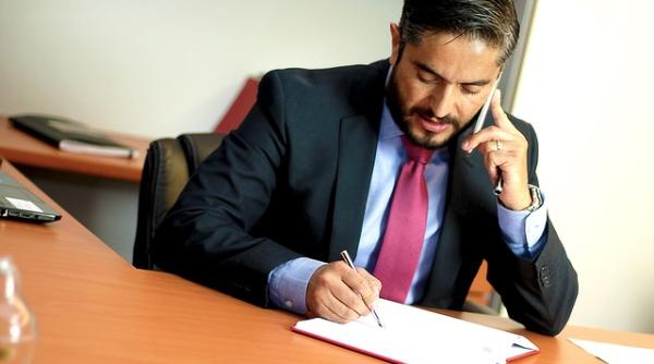 Lege promulgată privind drepturile avocaților. E de bine