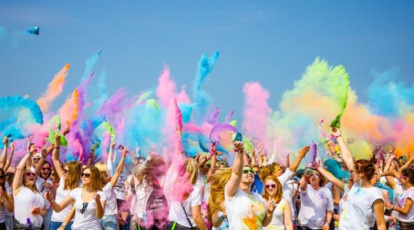 Horoscop de WEEKEND. Cum se vor DISTRA aceste ZODII