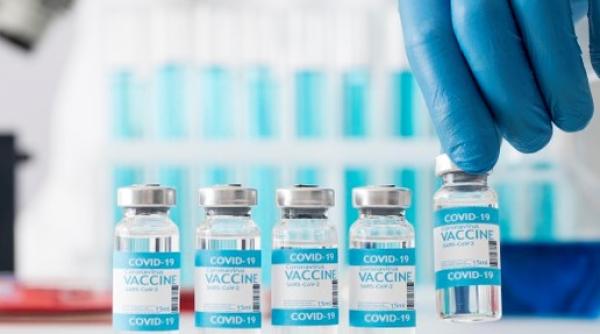 Vaccinul Pfizer. Experții israelieni avertizează: Ceva se întâmplă