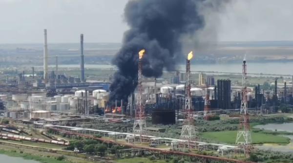 Încă un rănit din explozia de la Rafinăria Petromidia, EXTERNAT DIN SPITAL