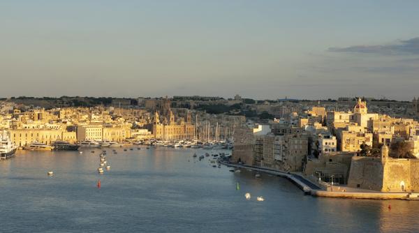 Această țară a ÎNCHIS GRANIȚELE pentru cei NEVACCINAȚI