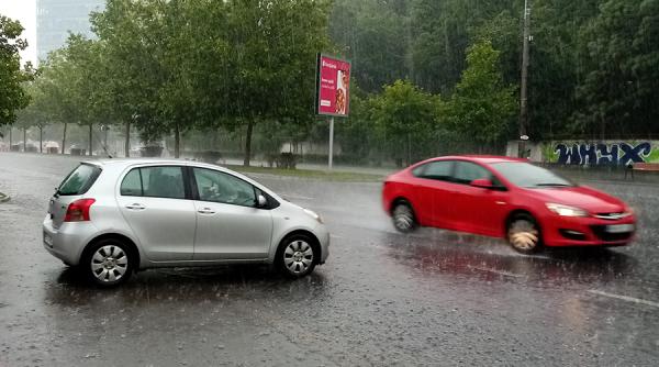 Mai multe județe sunt sub COD PORTOCALIU de vreme rea