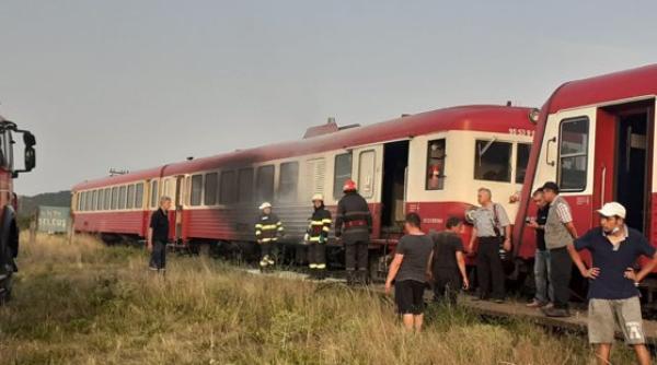 Un tren REGIO a luat foc într-o haltă din Arad