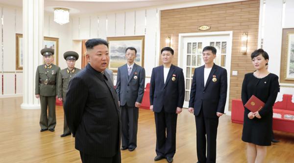 Kim Jong Un începe să arate fioros după ce a slăbit considerabil GALERIE FOTO