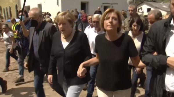 Merkel, șocată de devastarea ”ireală” provocată de inundații VIDEO