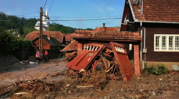 COD portocaliu de inundații în două județe