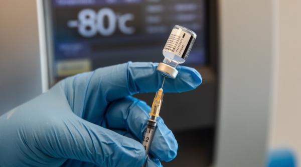 De ce a crescut numărul infectărilor printre vaccinați