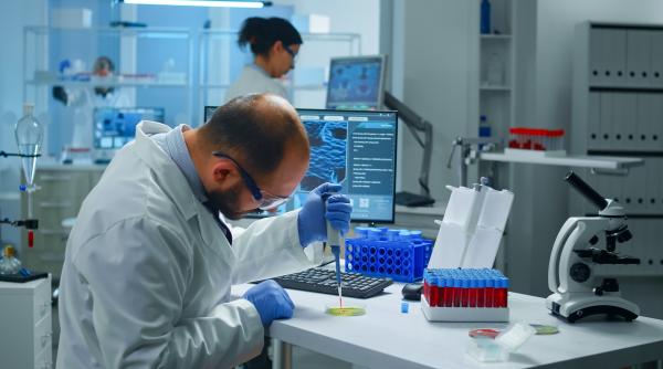 Avertismentul sumbru al specialiştilor: COVID-19 nu va dispărea vreodată