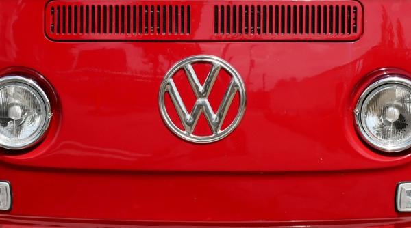 Directori ai VW trebuie să plătească DESPĂGUBIRI de SUTE DE MILIOANE