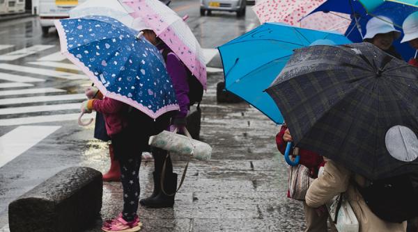 ALERTĂ de VREME REA în trei județe