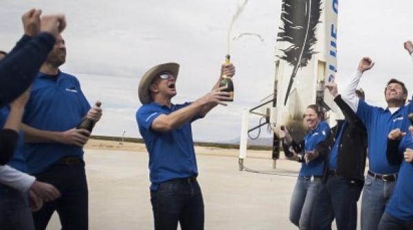 Vești proaste pentru Jeff Bezos şi Richard Branson: Miliardarii NU SUNT ASTRONAUȚI