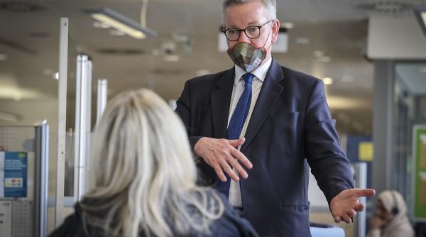 Britanicii interzic nevaccinaților accesul la anumite evenimente