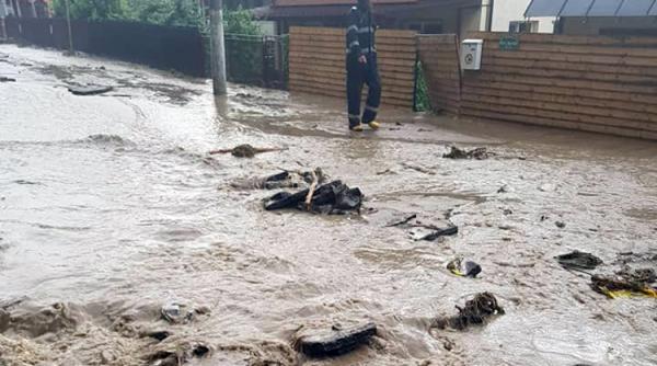 COD GALBEN de inundații pe râuri din două județe