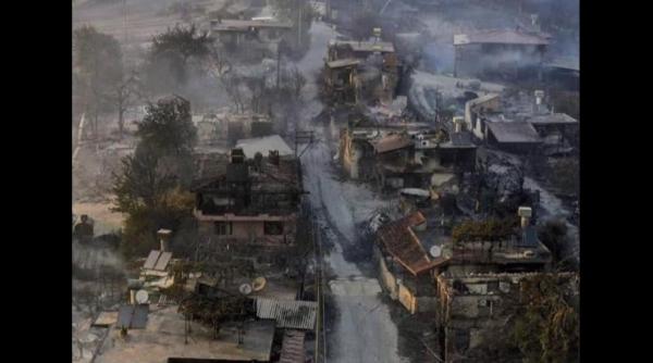 INCENDIILE din Turcia DAU PALPITAȚII turiștilor din Antalya