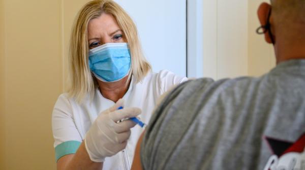 COVID-19. Țara care a imunizat deja 60% din persoanele de peste 12 ani