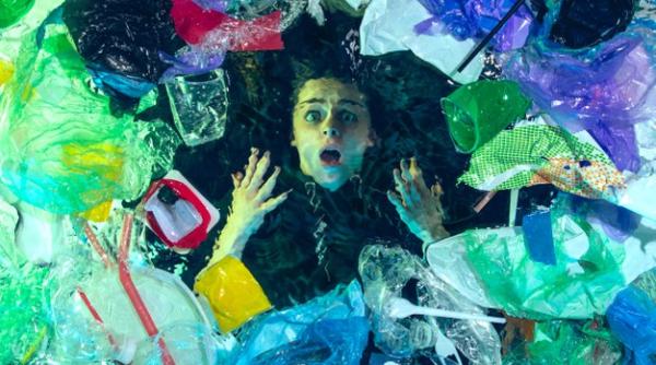 STUDIU: Plasticul din oceane creează ''o capcană evolutivă'' pentru broaştele ţestoase tinere 