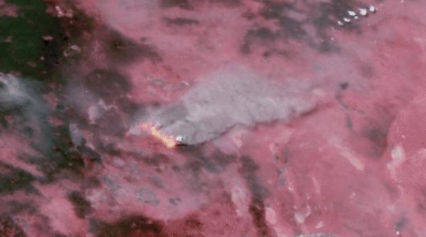 Fenomene EXTREME în California: Incendiu MUTANT, care provoacă NORI ȘI FULGERE