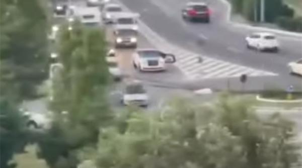 Un Rolls Royce a făcut pana prostului într-o intersecție din Mamaia. Cine e posesorul limuzinei
