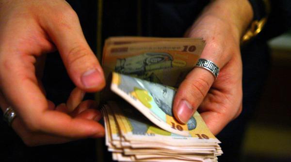 INS. Creșterea salariului mediu net este de 45 de lei