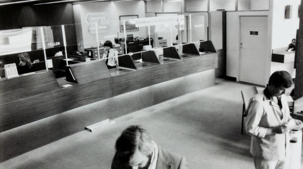 Topul salariilor din băncile românești. Unde sunt cele mai mari și cele mai mici lefuri