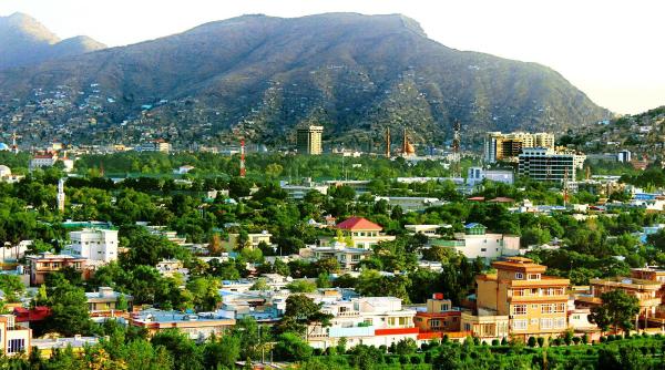 Afganistan. Talibanii își fac de cap, cucerind oraș după oraș, străinii FUG din Kabul 