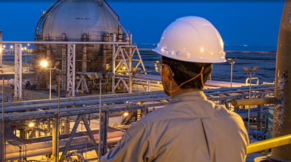 Parc fotovoltaic. Aramco, gigantul petrolier saudit, pariază pe regenerabile